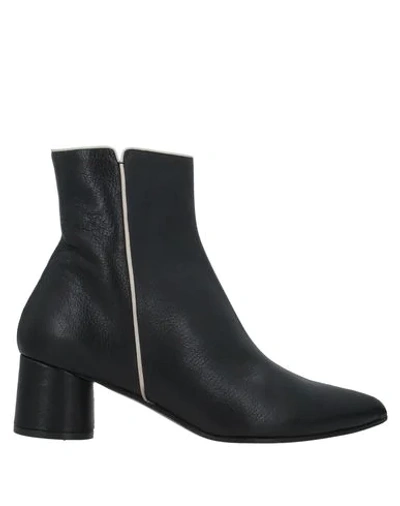 La Petite Maison Ankle Boots In Black