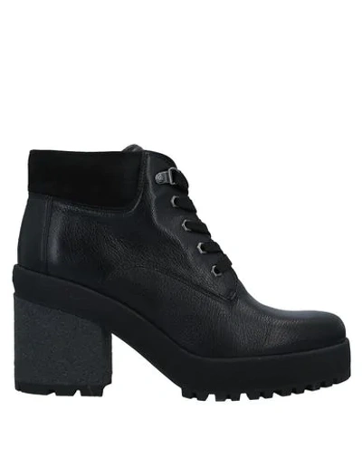 Hogan Ankle Boots In Black