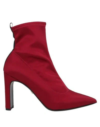 Greymer Ankle Boots In Red