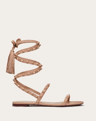 Valentino Garavani Rockstud Flair Nappa Leather Flat Sandal In Rose Cannelle