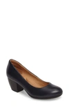 Comfortiva Amora Pump In Peacoat Navy Leather