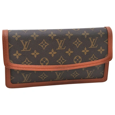 Pre-owned Louis Vuitton Brown Cloth Clutch Bag