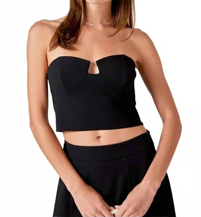2.7 August Apparel Haley V Strapless Top In Black