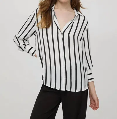 2.7 August Apparel What A Classic Stripe Top In White Black