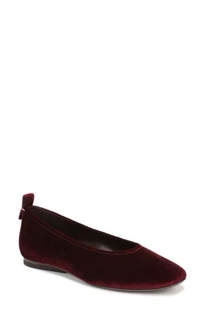 27 Edit Naturalizer Carla Flat In Multi