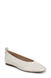 27 Edit Naturalizer Carla Flat In White