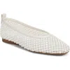 27 Edit Naturalizer Carla Flat In White