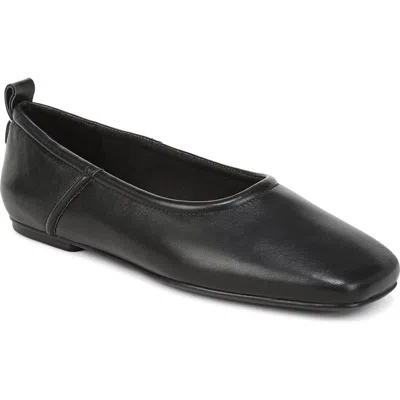 27 Edit Naturalizer Dream Square Toe Ballet Flat In Black
