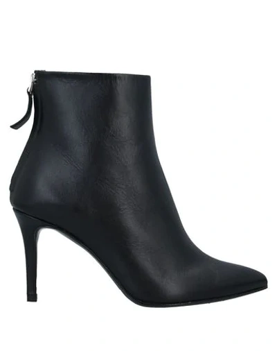 Albano Ankle Boot In Black