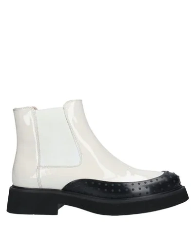 Tod's Ankle Boots In White