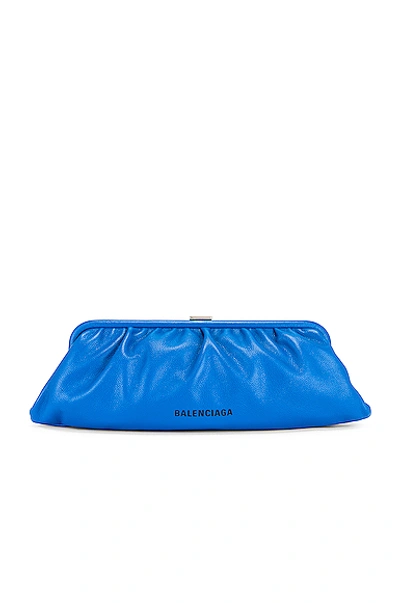 Balenciaga Cloud 印花纹理皮革大号手拿包 In Blue