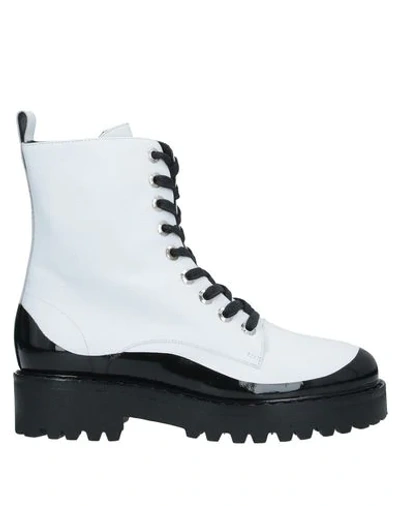 N°21 Ankle Boots In White