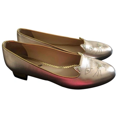 Pre-owned Charlotte Olympia Kitty Metallic Leather Ballet Flats