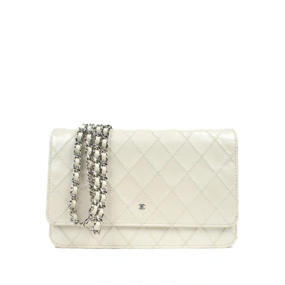 Pre-owned Chanel Matelasse Wallet On Chain In White