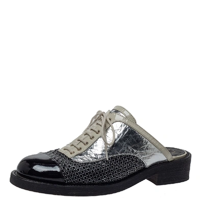 Pre-owned Chanel Patent Leather And Foil Lazer Cut Cuba Cruise Oxford Mules Size 39.5 In Black