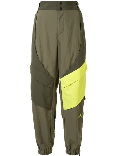 Nike Contrast Panel Track Trousers In Green