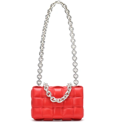 Bottega Veneta Chain Cassette Leather Shoulder Bag In Red