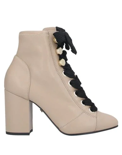 Greymer Ankle Boot In Light Brown