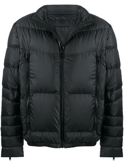 Prada Logo Puffer Jacket In Schwarz