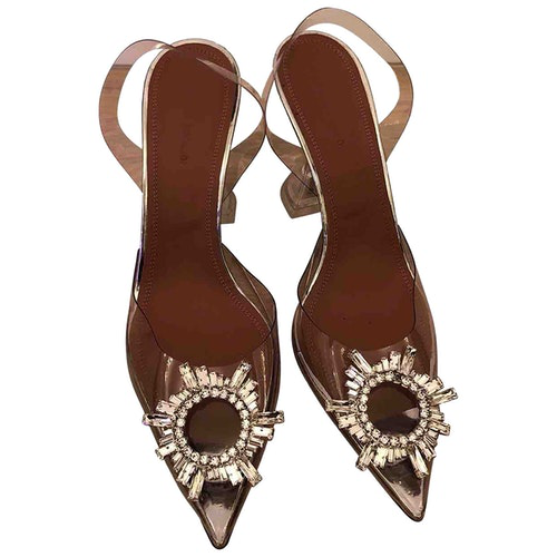 amina heels