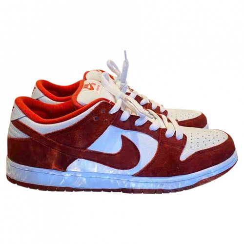 red suede nike sb