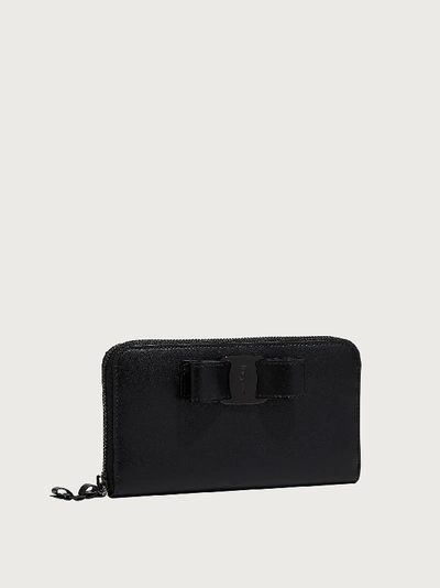 Ferragamo Vara Bow Zip Around Wallet In Black