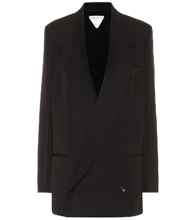 【BOTTEGA VENETA】DOUBLE-BREASTED GRAIN DE POUDRE JACKET BOTTEGA VENETA Double-breasted satin-trimmed grain de poudre