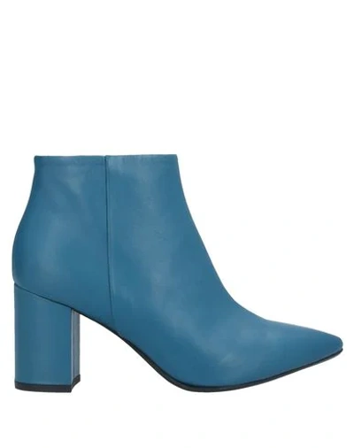 Anna F. Ankle Boots In Deep Jade