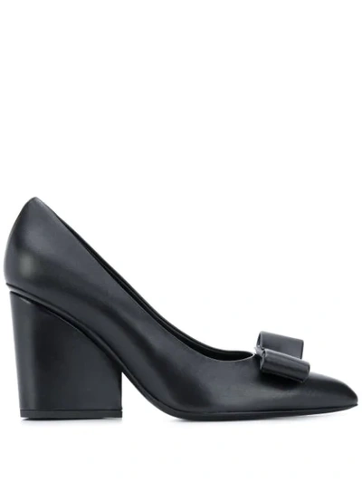 Ferragamo Viva Bow Leather Pumps In Black