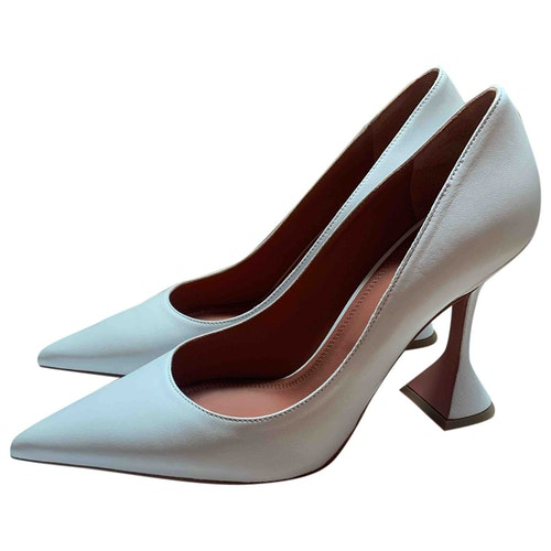 amina muaddi white pump