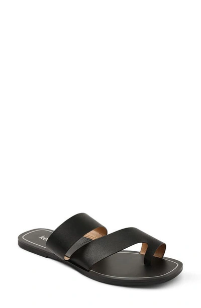 Kensie Nica Toe-loop Flat Sandals In Black Faux Leather