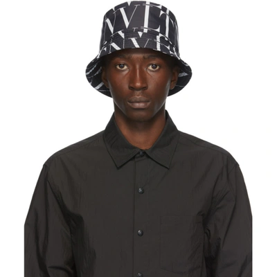 Valentino Garavani Allover Logo Print Nylon Bucket Hat In Black