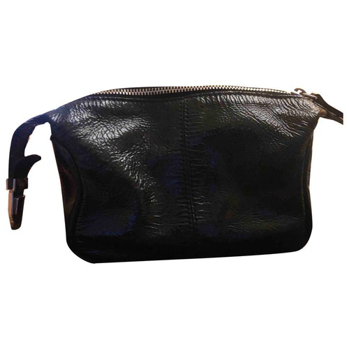 Pre-Owned Tod&#39;s Black Patent Leather Clutch Bag | ModeSens