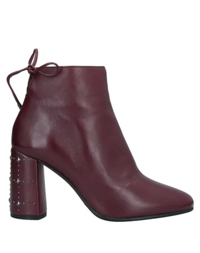 Adele Dezotti Ankle Boot In Maroon