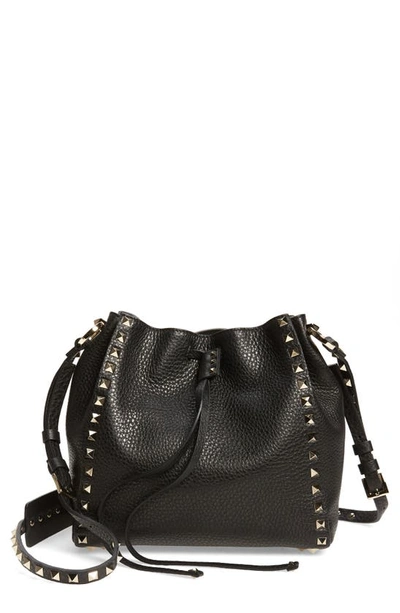Valentino Garavani Garavani Small Rockstud Leather Bucket Bag In Black