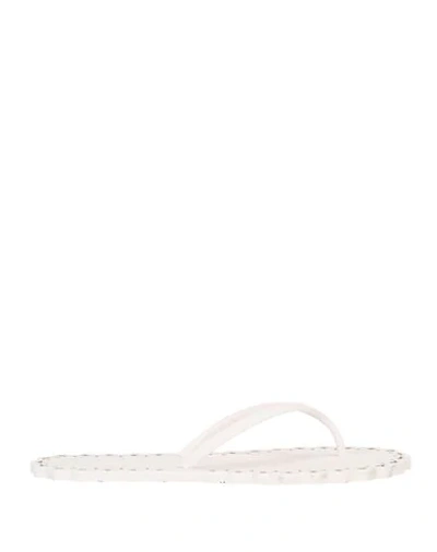 Carlotha Ray Toe Strap Sandals In White