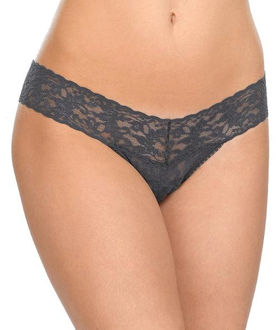 HANKY PANKY SIGNATURE LACE LOW RISE THONG