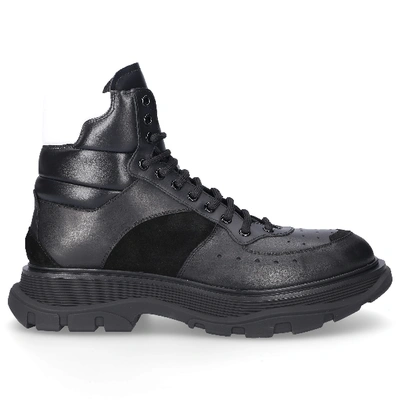 Alexander Mcqueen Lace-up Boots Whrh6 In Black