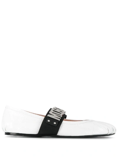 Moschino Logo鞋带芭蕾舞平底鞋 In White