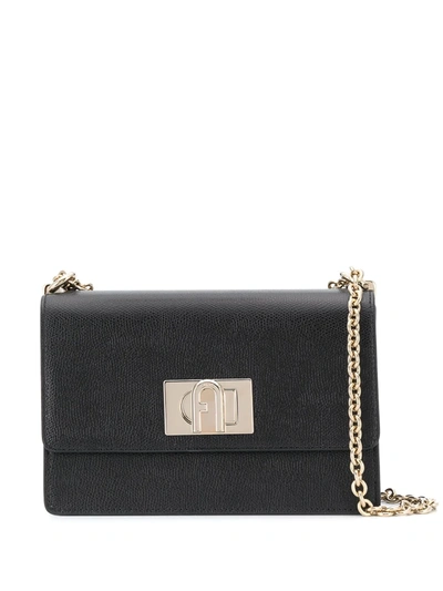 Furla 旋扣斜挎包 In Black