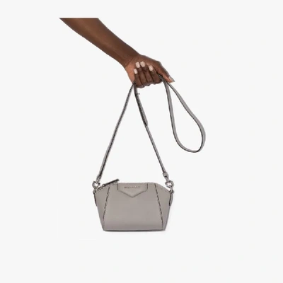 Givenchy 灰色 Nano Antigona 单肩包 In Grey