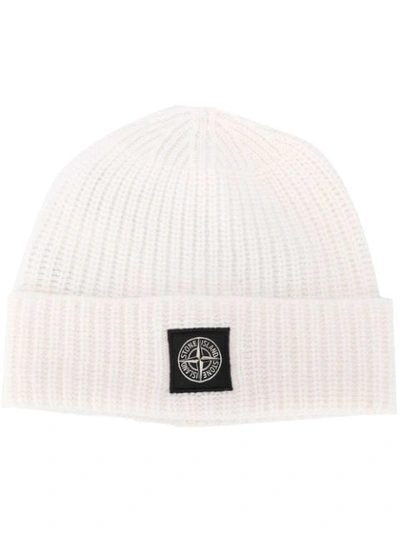 Stone Island Compass-motif Ribbed Beanie In White