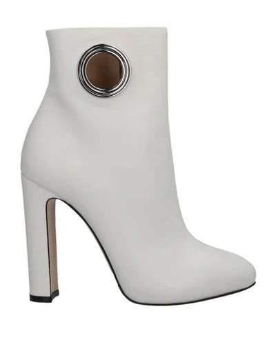 Ninalilou Ankle Boot In White