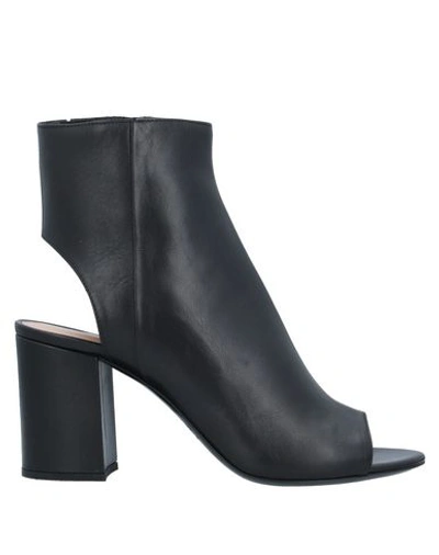 Barbara Bui Ankle Boot In Black