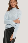 GINE MARGARETHE X NA-KD CUFF SLIT KNITTED SWEATER - BLUE