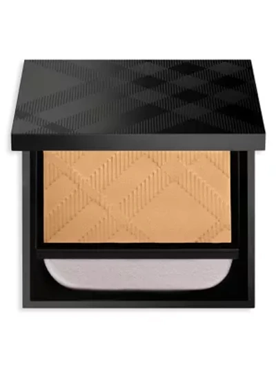 Burberry Discover Matte Glow Compact In 50 Medium Cool