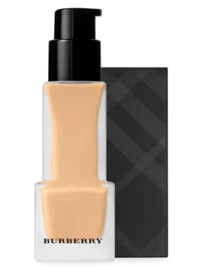 Burberry Discover Matte Glow Foundation In 30 Light Warm