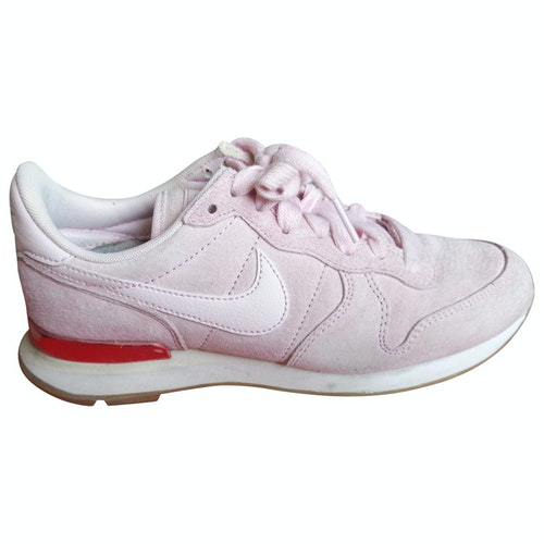 pink nike internationalist trainers