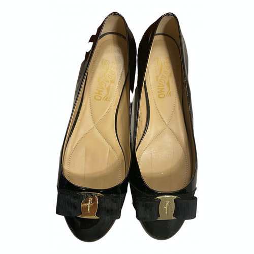 Pre-Owned Salvatore Ferragamo Vara Black Patent Leather Ballet Flats ...