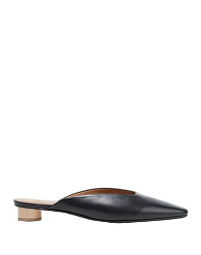 Loq Mules & Clogs In Black